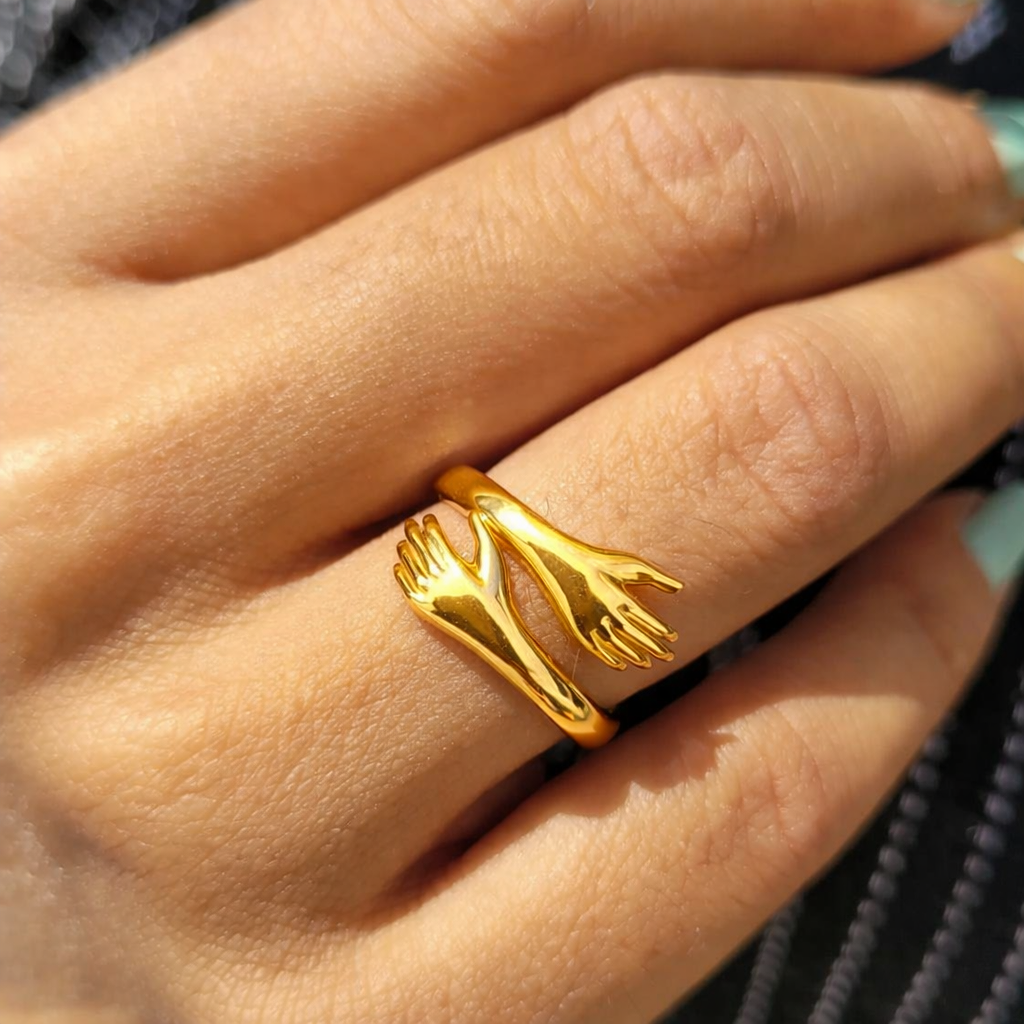 Hug Ring